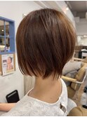 レイヤー襟足スッキリショートボブに♪KG015
