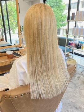 フツーロ 栄(FUTURO) プルエクステ