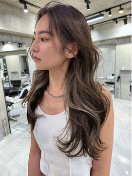 サイン 渋谷(SIGN) グレーベージュレイヤーロング前髪パーマ黒髪