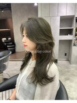 シティ(CITY) オリーブグレージュ レイヤーカット 表参道