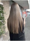 ホワイトグレージュスモーキープラチナロング
