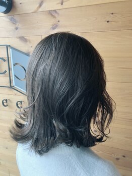 和泉府中駅徒歩5分で通いやすさ抜群◎髪質改善トリートメントで髪の芯から潤いを与え、理想のうる艶髪に♪