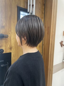 フゥカ 類家店(fuka) 青森八戸ハイライトグレージュショート20代30代40代50代