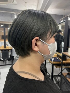 ミコ(MICO hair) カーキグレー ショート