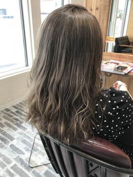 ルシール バイ アリア(Lucir by aria) ミルクティーベージュ