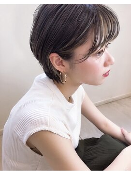 トルネード(TORNADO) 外国人風ショートボブ ハイライト 前髪インナーカラーグレージュ