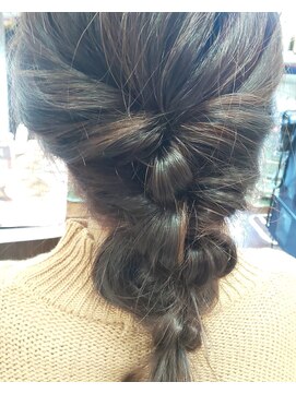 シエル Cielヘアーサロン しばるだけですみません。