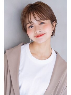 メーヴェ(Mowen) mowen 南堀江　丸みショート×アッシュカラー×外国人風