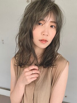 ヴィサージュアクト(VISAGE a.c.t) ラフ感に上品さを、プラスしたオリーブグレージュ