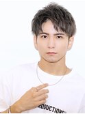 ツーブロ刈り上げアップバング韓国風コンマバングサインショート