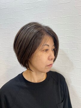ラテルネ 名駅店(Laterne) 30代40代50代/アッシュグレー/前下がりボブ丸みショート