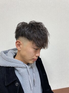 バニラプラスパワーズ(Vanilla + POWERS) 前下がりフェード×ツイスパ