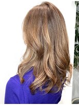 ステア ケース(stair case)&nbsp;【大人かわいい ツヤ髪】ミディアムレイヤー リバースウェーブ