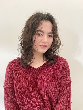 ナループロアオハナ(Nalu pu loa ohana) ミディアムレイヤーパーマ