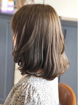 マコフ(MacoF)の写真/【透明感あふれる艶髪が叶う】カラーブレンドも可能♪イメージが決まってなくても気兼ねなくご相談ください