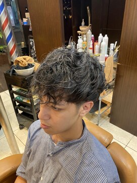 ヘアーモードキクチ 神田日銀通り店 スペインカール