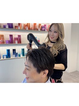 【＃髪型迷子男子改革】会話が得意でない方でも◎気さくな女性スタイリストによるマンツーマン施術が魅力♪