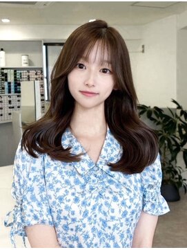 エルサザビューティー 神戸三宮(Elsa the beauty) くびれミディアム韓国風顔周りシースルーバング