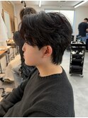 MEN’S HAIR/サーフカール/刈り上げセンターパート/佐久間玲於