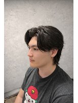 ワンワンオー バーバーショップ 長浜店(@110 BARBER SHOP)&nbsp;ニュアンスミディアム×センターパートで魅せる、洗練された余裕