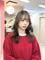 ヘルツ(Hz)&nbsp;韓国レイヤー/顔周り小顔カット/アッシュベージュ
