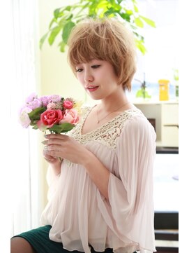 フレイムスヘアーアンドリラックス 西川口店 『厚め前髪×顔周り小顔カット』オトナ可愛いふんわりショート２