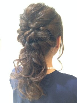 ネオリーブギンザ 銀座店(Neolive GINZA) ネオリーブ銀座   くるりんぱダウンアレンジ