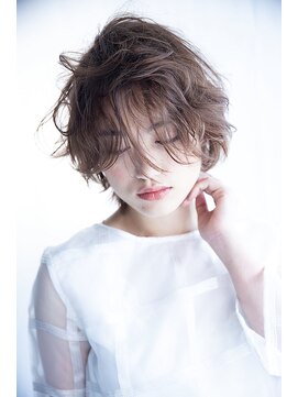 ビューティーアンドケアカロン(Beauty and Care CALON) センシュアルで可憐なベージュカラー