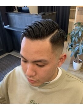 クフィア メンズヘアー カンポ 難波店(CUFFIA MEN'S HAIR CAMPO) ＜メンズ＞サイドパート×スキンフェード