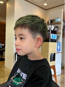 ラクヘアー 上福岡店 メンズキッズスタイル すっきり刈り上げ短髪 イエロー
