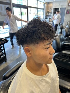 バーバーショップ ネオ セカンド(BARBERSHOP NEO2nd) スペインカール　スパイラル　ツイストスパイラル