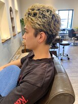 メルト 吉祥寺(melt)&nbsp;【早坂駆留】スパイキーショート短髪ブリーチフェザーショート