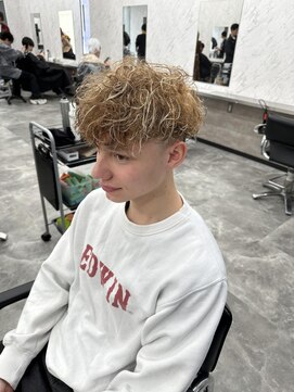 オム ブランシェ(HOMME BLANCHE’) 【AOI】ブラウンハイライトスペインカール