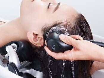 ケア 坂戸駅前店(Care)の写真/【全メニューにRefaウルトラファインバブル付】全スタッフがスパソムリエの取得者で頭皮・髪のケアはお任せ