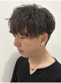 メンズセンターパートツイストスパイラルシャドウパーマ眉毛