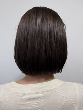 グルグル 妙典店(GULGUL) 自色風×ボブ