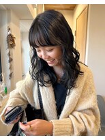 スケール(SCALE)&nbsp;ブルーブラックにくるくるスタイリング