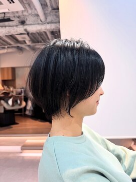 アリアバイエクラート 新宿南口店(ARiA by ECLART) [顔周り小顔カット]丸みショートボブ