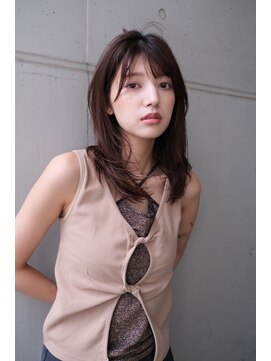 シアアオヤマ 表参道青山(SHEA aoyama) ミディアムレイヤー/レイヤーカット/オリーブカラー