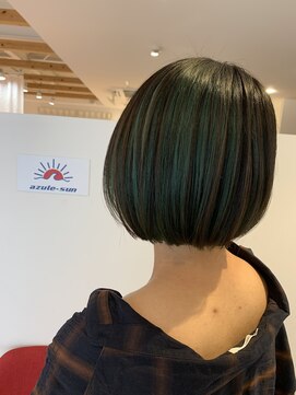 アズールサン 草加西口店(azule-sun) インナーカラー,マットグリーン,アンブレラ,ショート【草加】