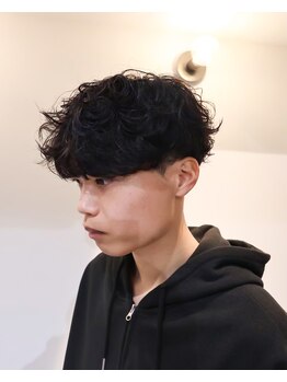 シーンバイラッド ヘルム(SCENE by RAD helm)の写真/【ダメージレスで持ち良く】初パーマも安心。仕事も私服もキマる、清潔感ある大人メンズパーマならHelmへ
