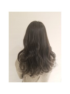 モードケイズエミュー(MODE K's eau) フェザーロング　クラシカル　アプリエ　アッシュ　ベージュ