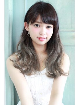 ヘアーアートシフォン 池袋西口店(Hair art chiffon) マッシュグラデーションカラーフェミニンボブ斜めバング耳かけ