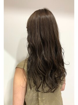 セーヌ(CEINE) 【CEINE】透明感　オリーブベージュ【三軒茶屋/三軒茶屋駅】