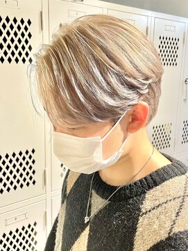 フィフス 名駅(fifth) センターパートハイトーンブロンドニュアンスパーマ［名駅］