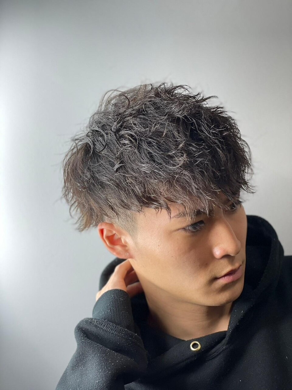 20代30代ツーブロックマッシュツイストスパイラルパーマ
