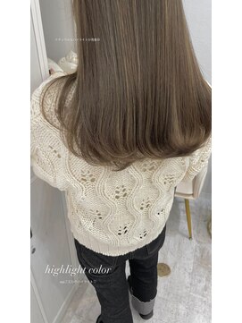 リル(lilu) ベージュハイライトカラー