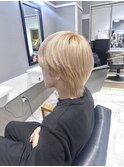 ホワイトベージュカラー