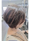 ショートボブ