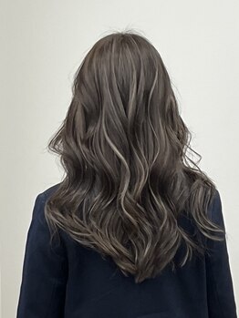 コレバ ザ サロンの写真/【新規限定全メニュー30％OFF★ 】白髪が気になり始めた方に◎隠すだけではない白髪ぼかしがオススメ☆